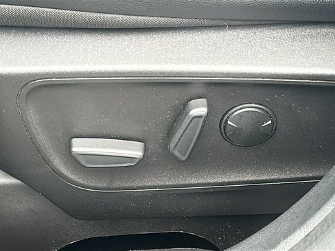 Certified 2022 Ford Escape SEL AWD/4WD image 33