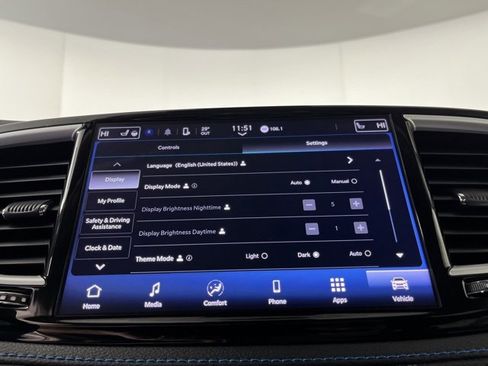 Used 2021 Chrysler Pacifica Touring-L image 31