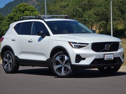 Used 2023 Volvo XC40 B5 Ultimate