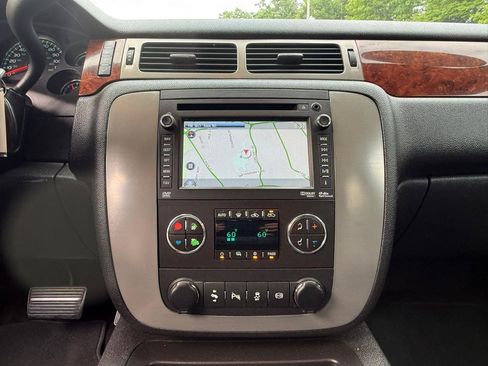 Used 2013 GMC Sierra 2500 SLT w/ Entertainment Package AWD/4WD image 14