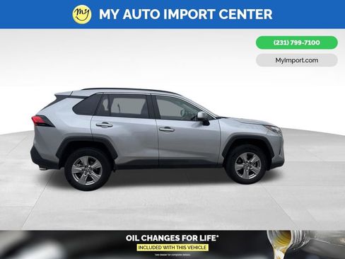 Used 2025 Toyota RAV4 XLE AWD/4WD image 8