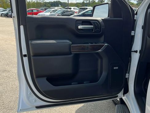 Used 2020 GMC Sierra 1500 SLT w/ SLT Premium Plus Package AWD/4WD image 9