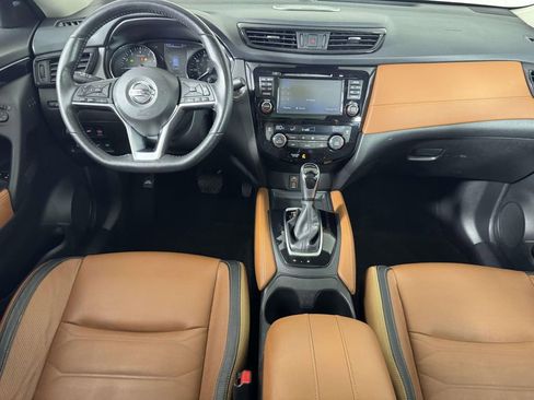Used 2017 Nissan Rogue SL w/ SL Premium Package AWD/4WD image 5
