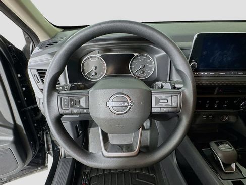 Used 2026 Nissan Rogue S FWD image 11