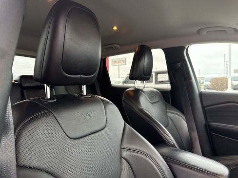 Used 2020 Jeep Cherokee Limited image 34