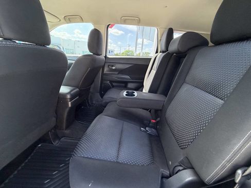 Used 2018 Mitsubishi Outlander LE FWD image 13
