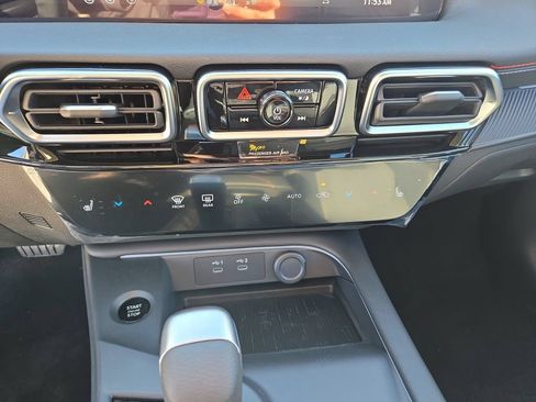 New 2026 Nissan Sentra SR w/ SR Premium Package FWD image 29