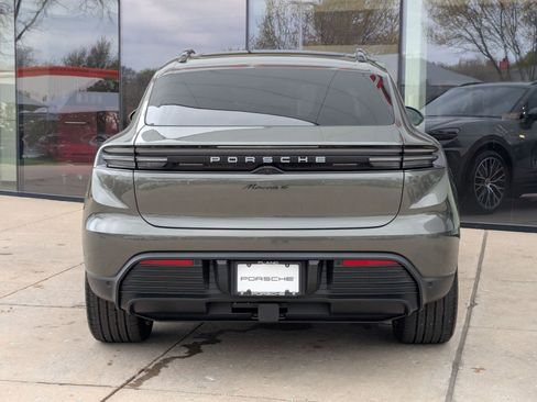 New 2026 Porsche Macan 4 Electric AWD/4WD image 10