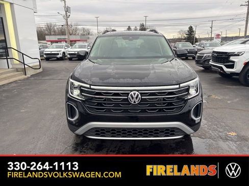 New 2026 Volkswagen Atlas Peak Edition image 8