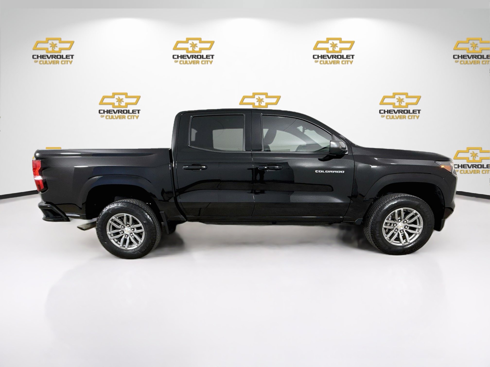 Used 2023 Chevrolet Colorado LT RWD image 9