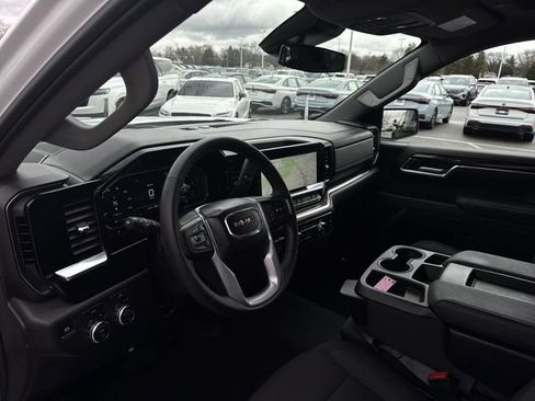 Certified 2025 GMC Sierra 1500 Elevation AWD/4WD image 10