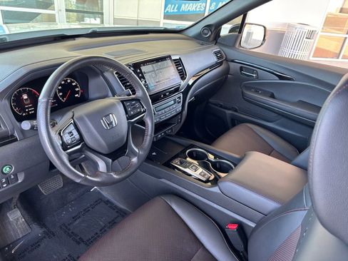 Used 2025 Honda Ridgeline Black Edition image 9