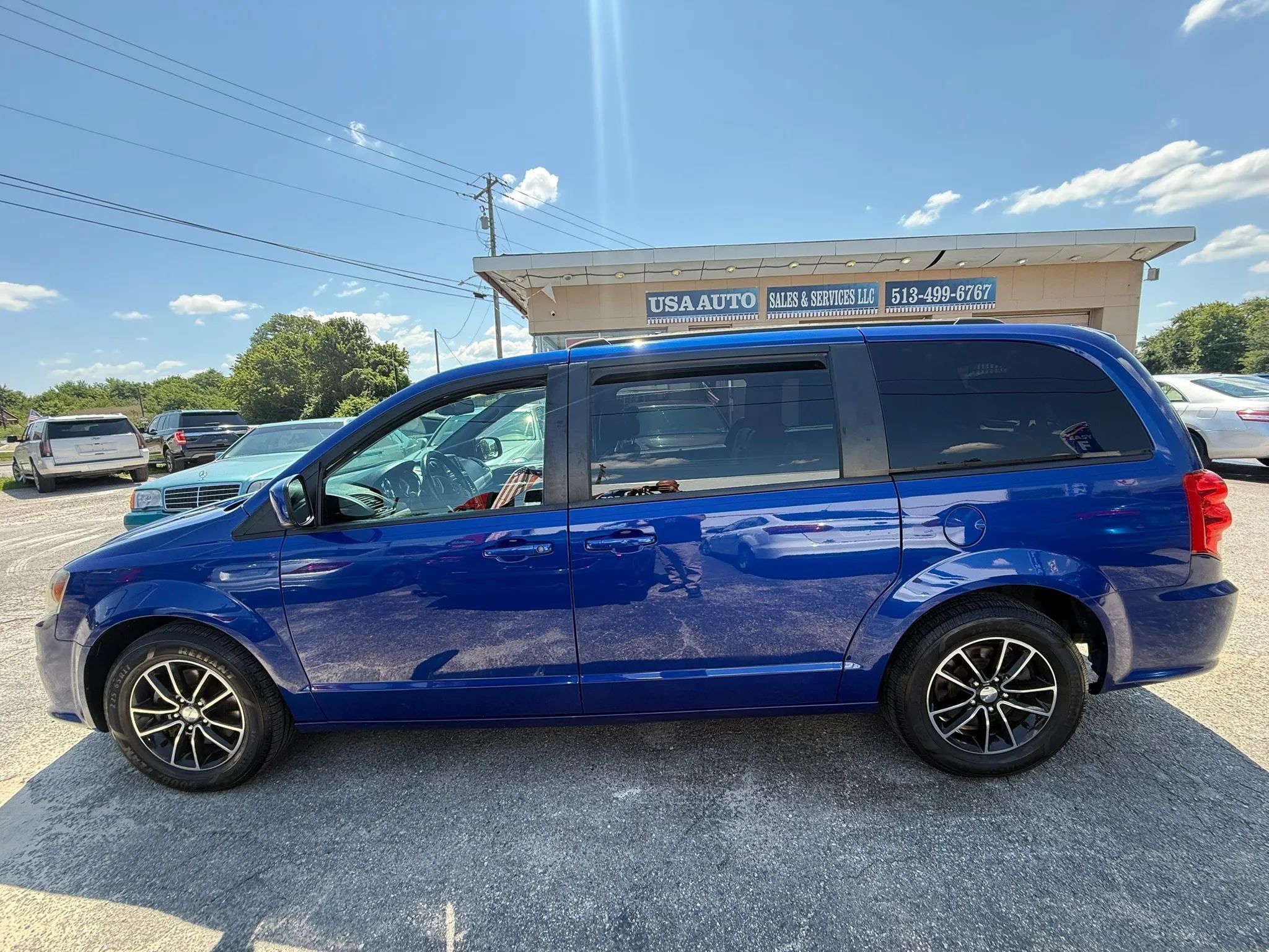 Used 2019 Dodge Grand Caravan GT FWD image 3