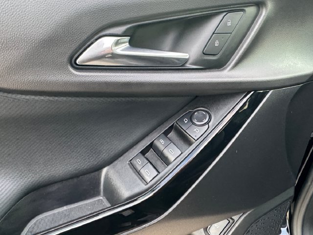 Used 2025 Chevrolet Equinox LT w/ Convenience Package II FWD image 5