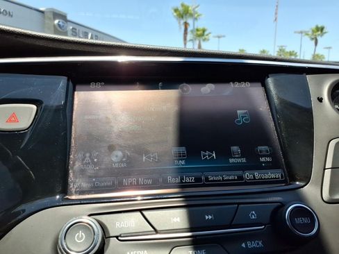 Used 2019 Buick Envision Essence FWD image 29