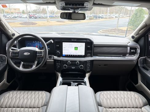 Used 2025 Ford F450 Platinum w/ Platinum Plus Package AWD/4WD image 29