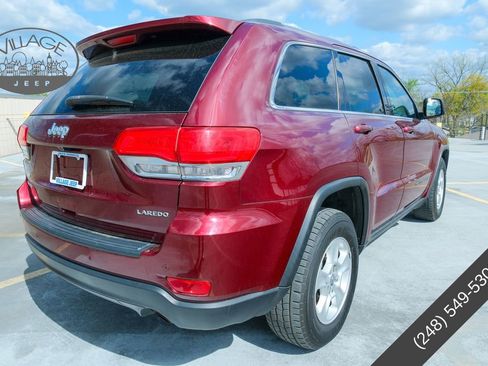 Used 2017 Jeep Grand Cherokee Laredo w/ Quick Order Package 23E AWD/4WD image 3