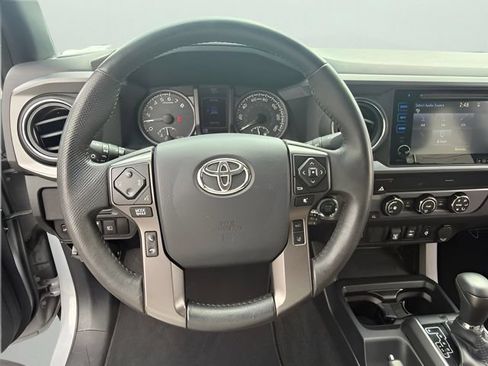 Used 2019 Toyota Tacoma TRD Sport AWD/4WD image 14