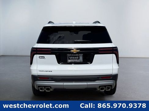 New 2026 Chevrolet Traverse LT w/ Enhanced Driving Package image 4