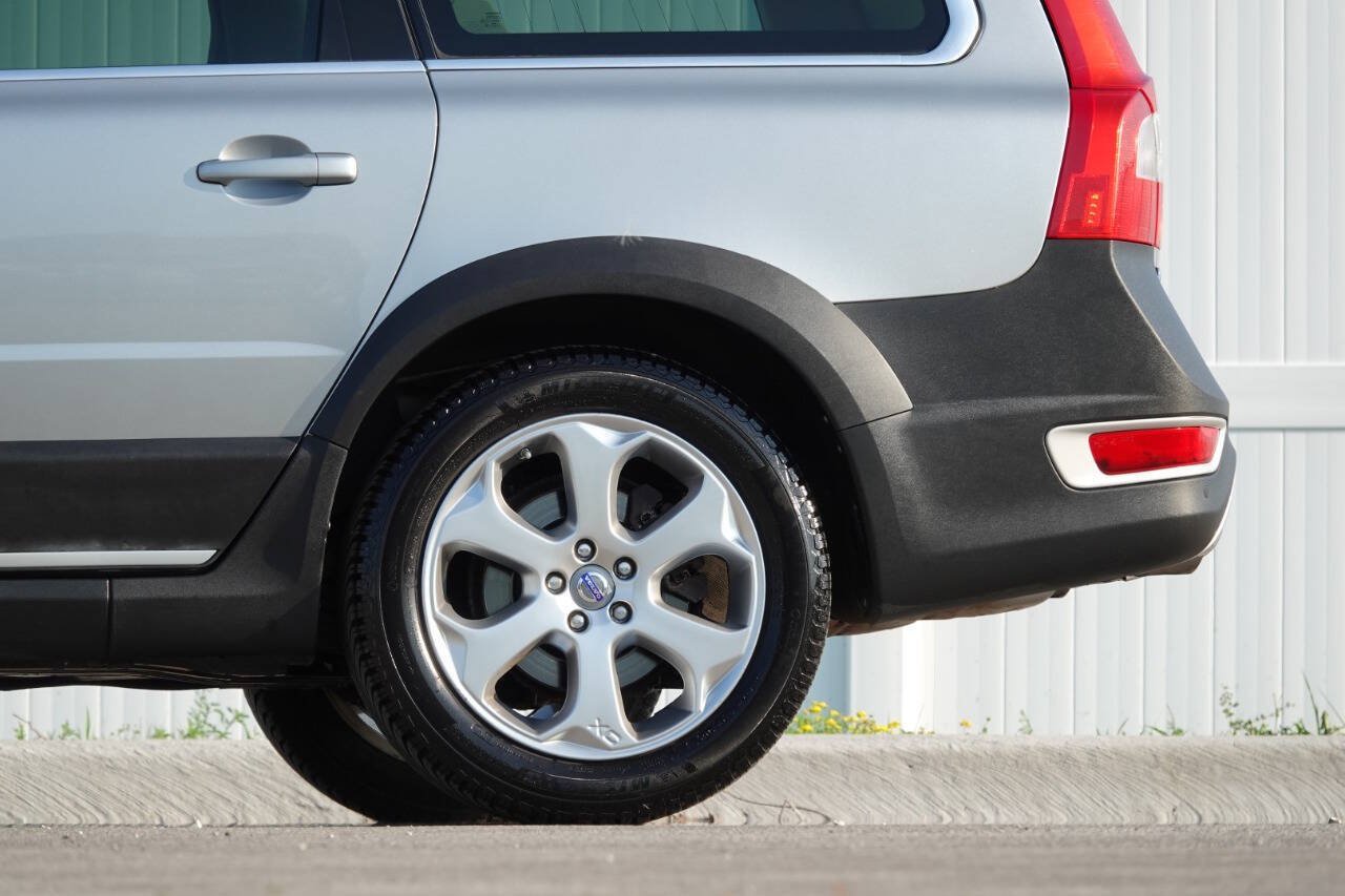 Used 2010 Volvo XC70 T6 AWD/4WD image 14