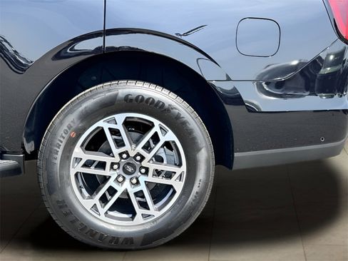 New 2025 Ford Expedition Active image 40