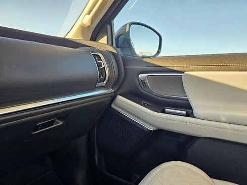 Certified 2025 Ford Expedition Max Platinum image 30