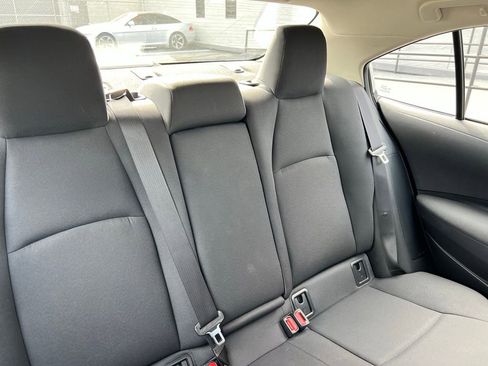 Used 2022 Toyota Corolla LE FWD image 47