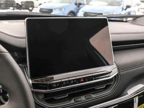 New 2026 Jeep Compass Latitude image 15