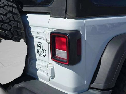 Used 2022 Jeep Wrangler Sport AWD/4WD image 44