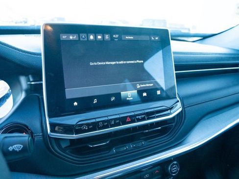 Used 2023 Jeep Compass Limited image 18