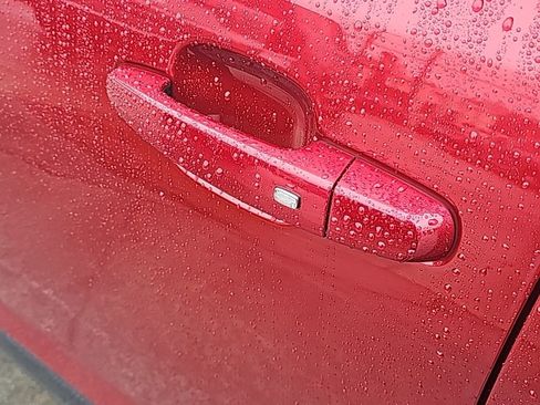 Certified 2023 GMC Acadia SLE image 9