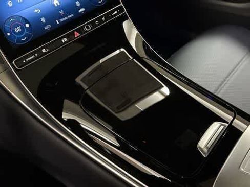 Certified 2026 Mercedes-Benz GLC 300 4MATIC image 24