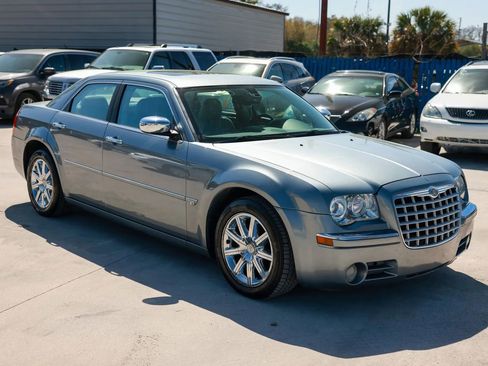 Used 2007 Chrysler 300 C image 9