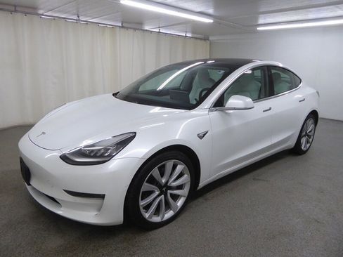 Used 2020 Tesla Model 3 Long Range image 3