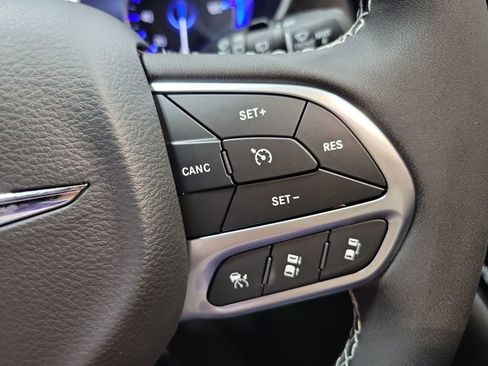 New 2026 Chrysler Pacifica Select image 17