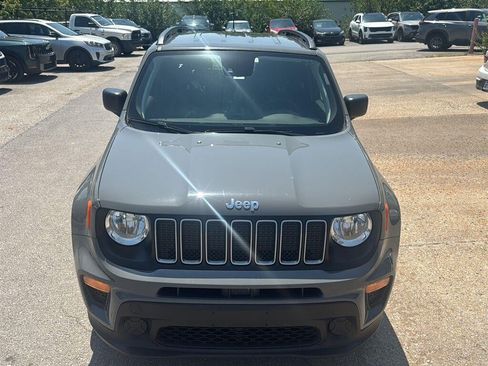Used 2022 Jeep Renegade Sport w/ Sport Appearance Group AWD/4WD image 12