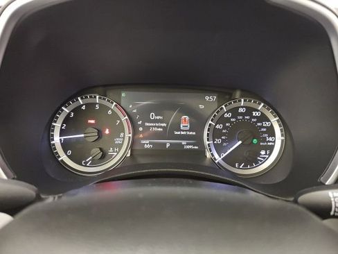 Used 2023 Toyota Highlander XLE image 21