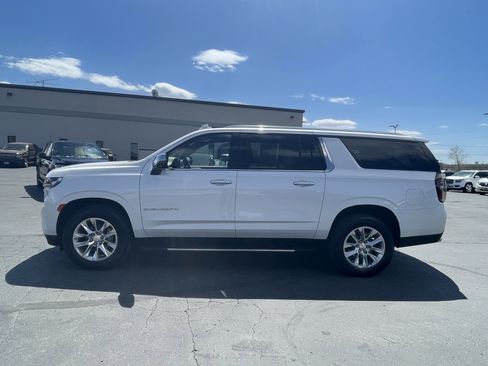 Used 2021 Chevrolet Suburban Premier w/ Premium Package AWD/4WD image 5