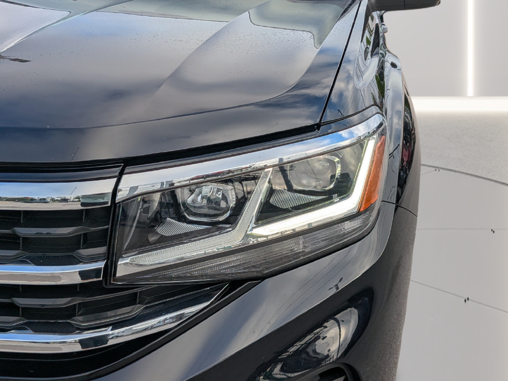 Used 2023 Volkswagen Atlas Cross Sport SE w/ Panoramic Sunroof Package FWD image 7