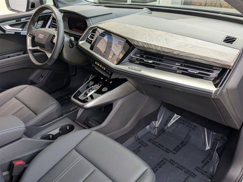 Used 2023 Audi Q4 e-tron Prestige image 21