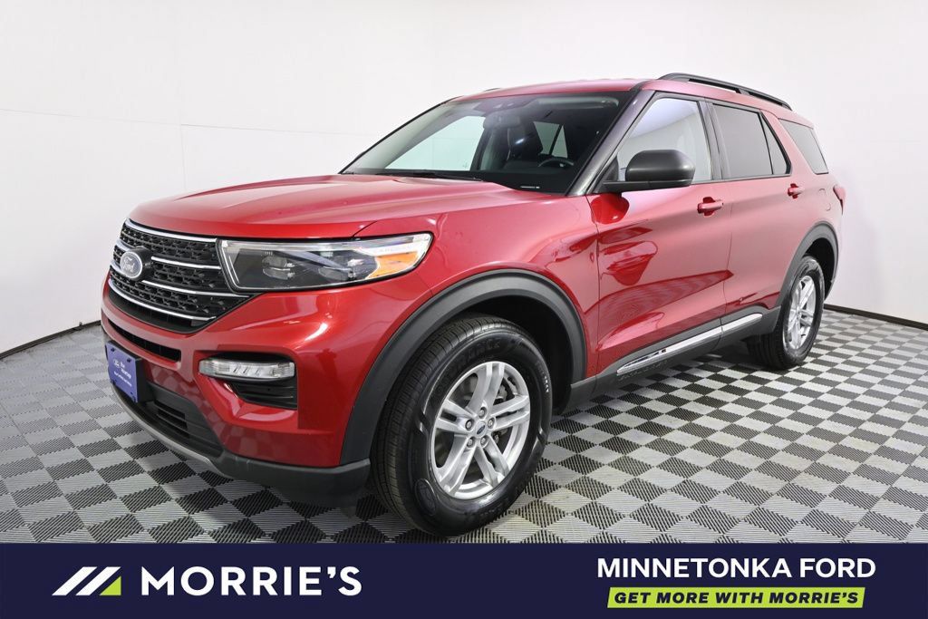 Used 2023 Ford Explorer XLT w/ Equipment Group 202A AWD/4WD image 2