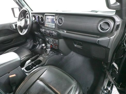 Used 2022 Jeep Wrangler Unlimited Sahara w/ Cold Weather Group AWD/4WD image 34