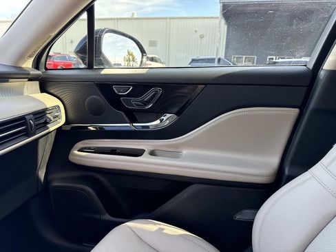 New 2026 Lincoln Corsair Premiere image 21