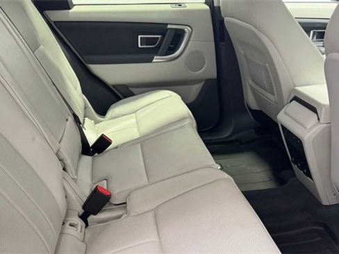 Used 2019 Land Rover Discovery Sport HSE image 16