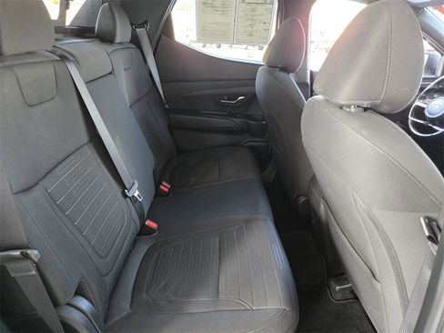 Used 2022 Hyundai Santa Cruz SEL Premium image 17