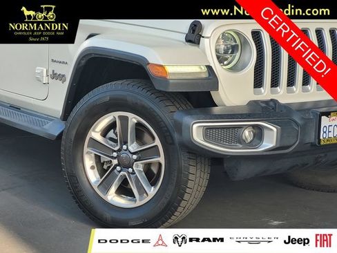 Certified 2018 Jeep Wrangler Unlimited Sahara w/ LED Lighting Group AWD/4WD image 3