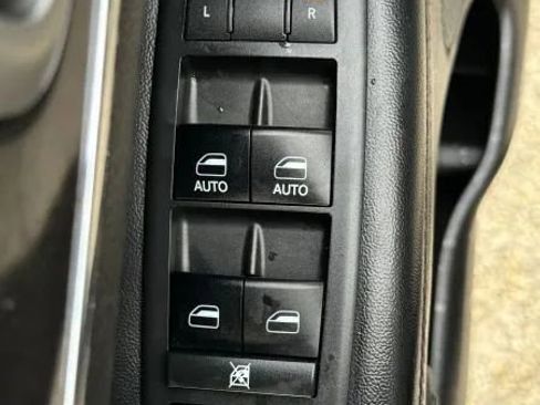 Used 2018 Jeep Grand Cherokee Limited image 43