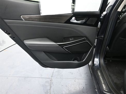 Used 2020 Kia Cadenza Technology image 15