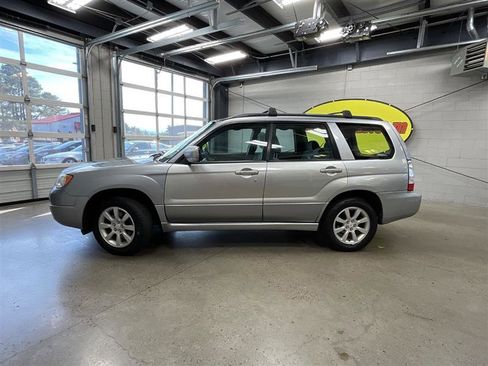 Used 2008 Subaru Forester 2.5X image 2