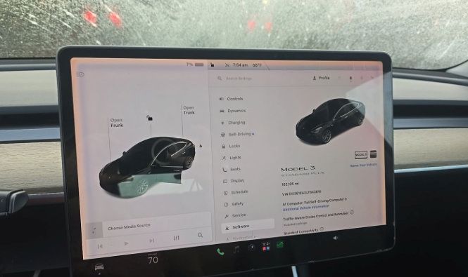 Used 2020 Tesla Model 3 Standard Range RWD image 5